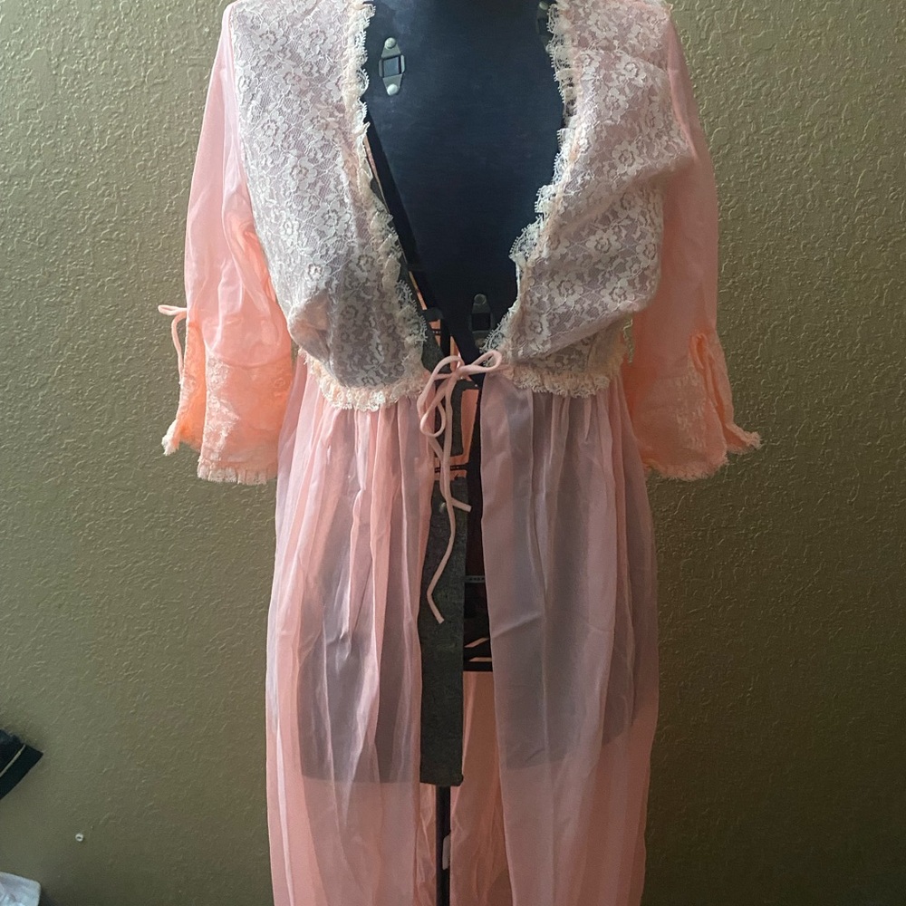 1960’s chiffon Peach Lace Trim Robe